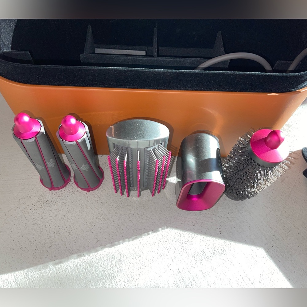 Dyson airwrap complete